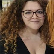 Studentessa di lingue impartisce lezioni di inglese e letteratura inglese a studenti di scuole elementari, medie e liceo